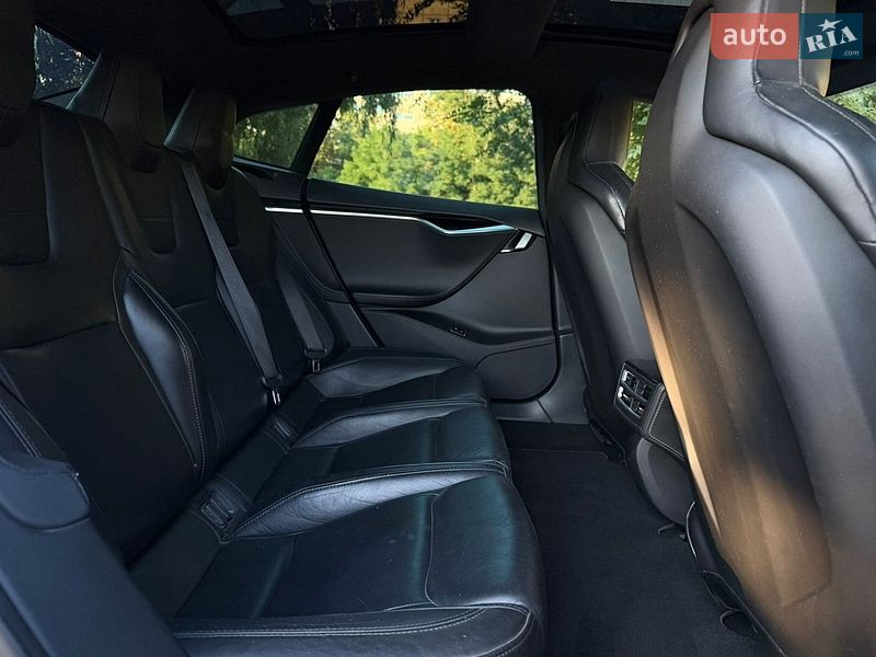 Ліфтбек Tesla Model S 2015 в Кривому Розі фото 18 Ліфтбек Tesla Model S 2015 в Кривому Розі