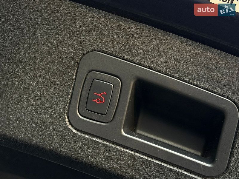 Ліфтбек Tesla Model S 2015 в Кривому Розі фото 27 Ліфтбек Tesla Model S 2015 в Кривому Розі