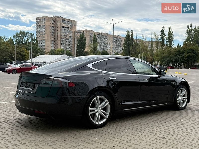 Лифтбек Tesla Model S 2015 в Одессе