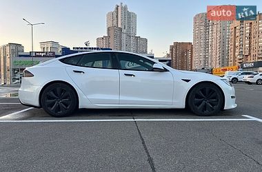Лифтбек Tesla Model S 2022 в Львове