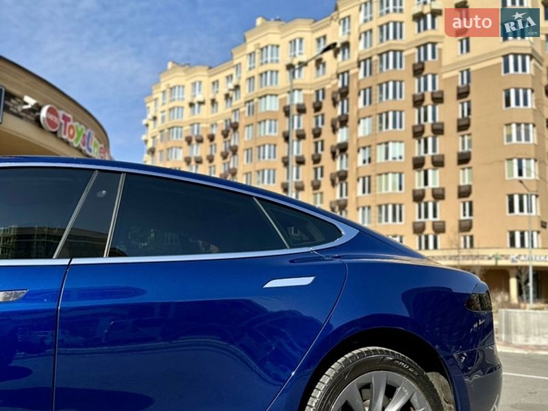 Лифтбек Tesla Model S 2018 в Киеве фото 7 Лифтбек Tesla Model S 2018 в Киеве