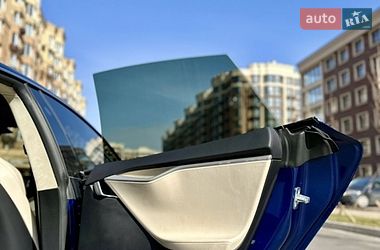 Лифтбек Tesla Model S 2018 в Киеве фото 22 Лифтбек Tesla Model S 2018 в Киеве