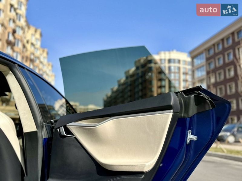 Лифтбек Tesla Model S 2018 в Киеве фото 22 Лифтбек Tesla Model S 2018 в Киеве