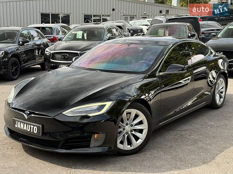 Ліфтбек Tesla Model S 2016 в Харкові
