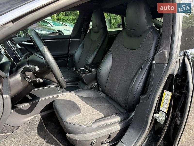 Ліфтбек Tesla Model S 2016 в Харкові