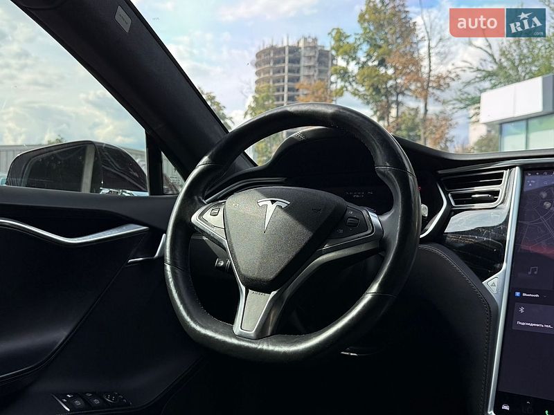 Ліфтбек Tesla Model S 2016 в Харкові