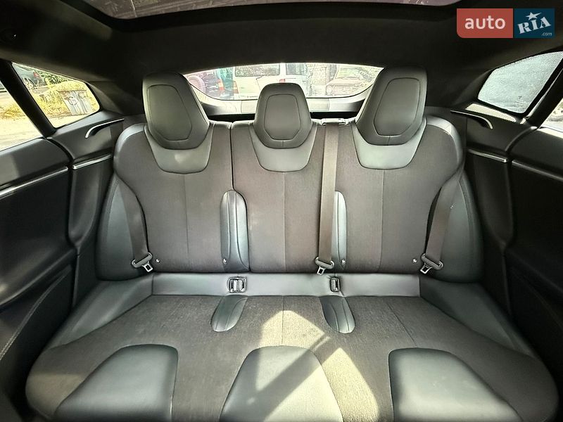 Ліфтбек Tesla Model S 2016 в Харкові