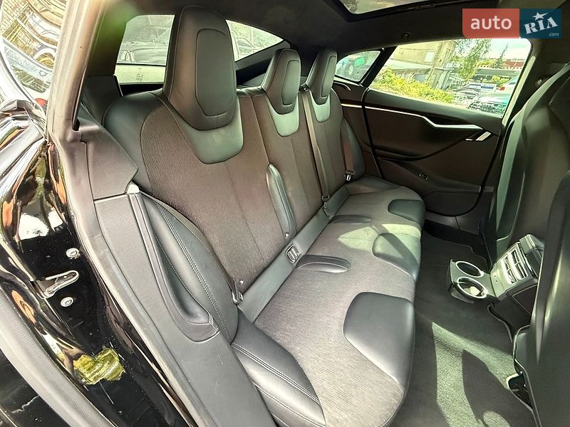 Ліфтбек Tesla Model S 2016 в Харкові