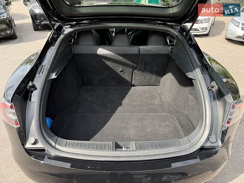 Ліфтбек Tesla Model S 2016 в Харкові