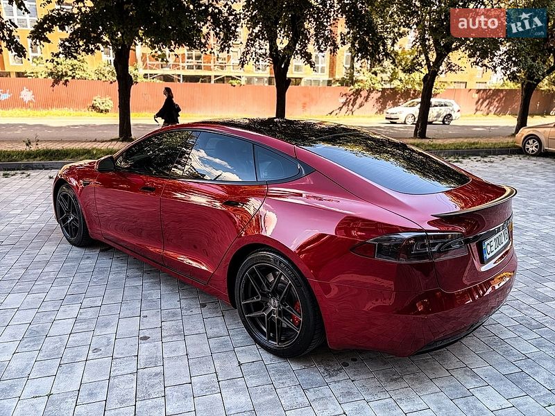 Лифтбек Tesla Model S 2019 в Черновцах