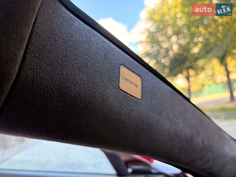 Лифтбек Tesla Model S 2019 в Черновцах