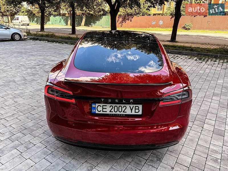 Лифтбек Tesla Model S 2019 в Черновцах