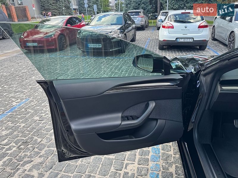 Ліфтбек Tesla Model S 2022 в Дніпрі