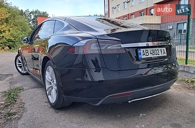 Ліфтбек Tesla Model S 2015 в Вінниці