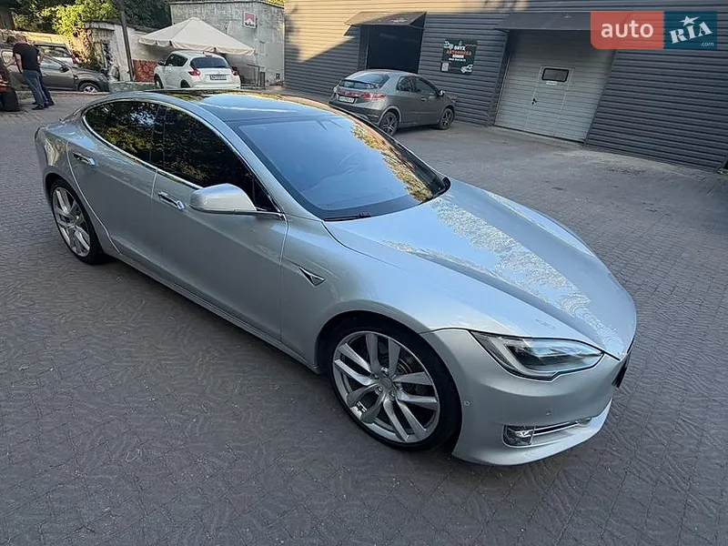 Tesla Model S 2017