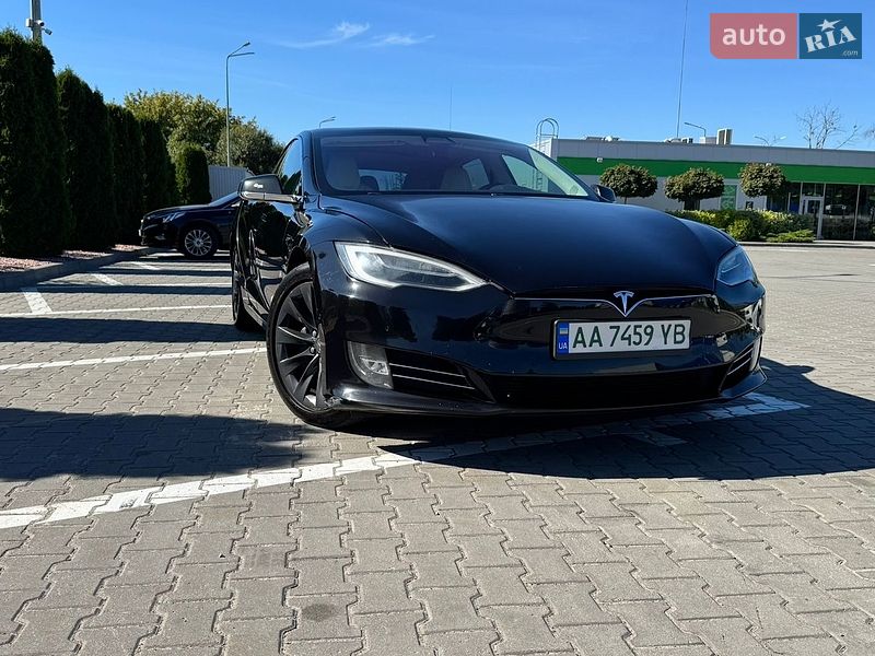 Tesla Model S, фото из объявления