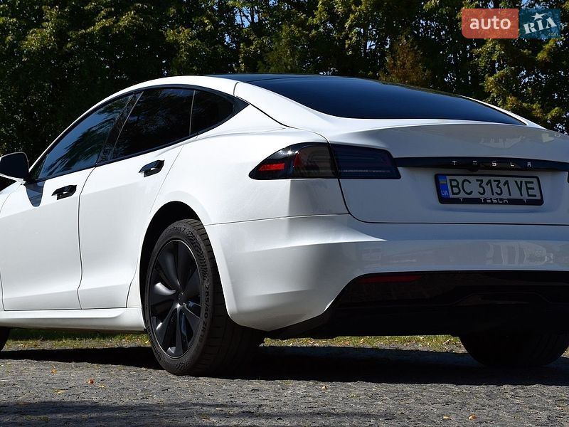 Ліфтбек Tesla Model S 2023 в Дрогобичі