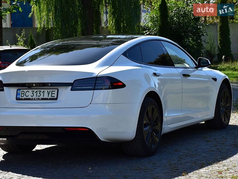 Ліфтбек Tesla Model S 2023 в Дрогобичі
