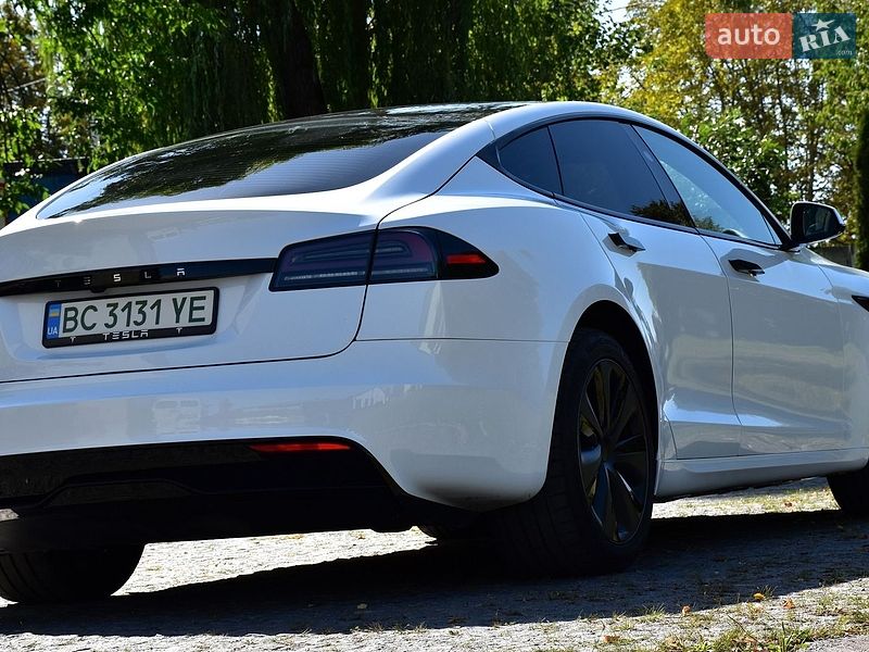 Ліфтбек Tesla Model S 2023 в Дрогобичі