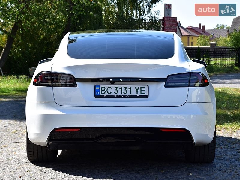 Ліфтбек Tesla Model S 2023 в Дрогобичі