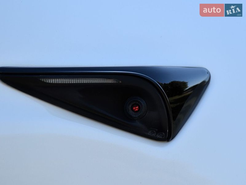 Ліфтбек Tesla Model S 2023 в Дрогобичі