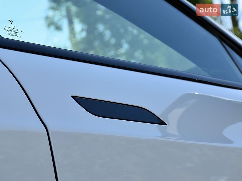 Ліфтбек Tesla Model S 2023 в Дрогобичі