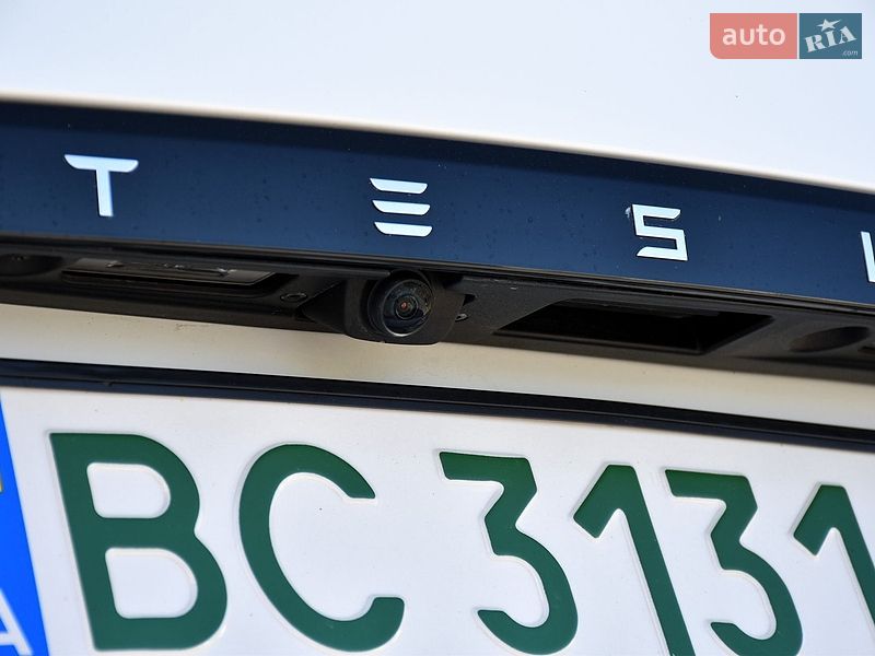 Ліфтбек Tesla Model S 2023 в Дрогобичі