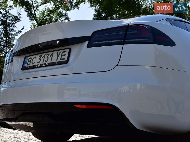 Ліфтбек Tesla Model S 2023 в Дрогобичі