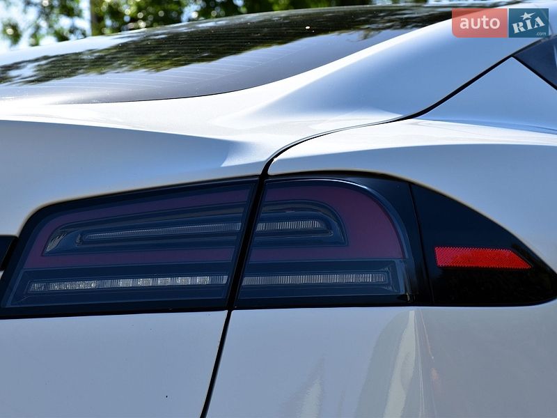 Ліфтбек Tesla Model S 2023 в Дрогобичі