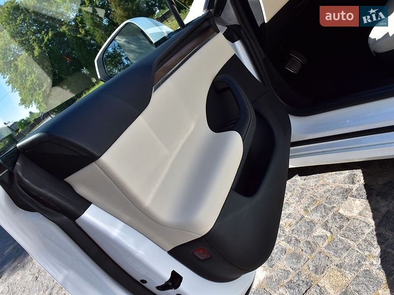 Ліфтбек Tesla Model S 2023 в Дрогобичі