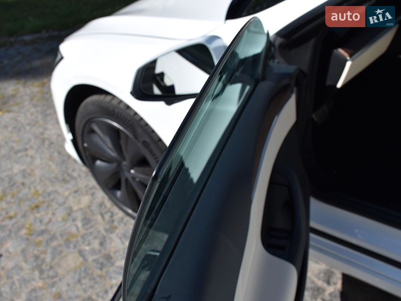 Ліфтбек Tesla Model S 2023 в Дрогобичі