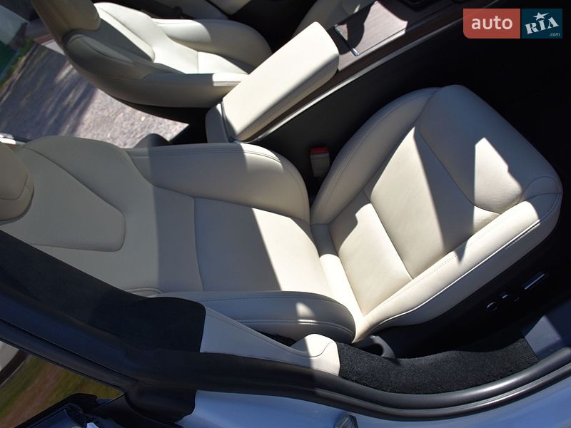 Ліфтбек Tesla Model S 2023 в Дрогобичі
