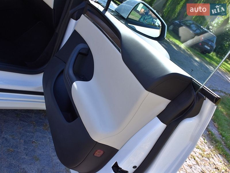 Ліфтбек Tesla Model S 2023 в Дрогобичі