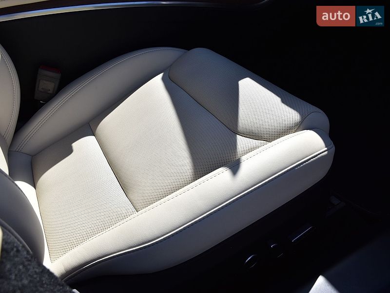 Ліфтбек Tesla Model S 2023 в Дрогобичі