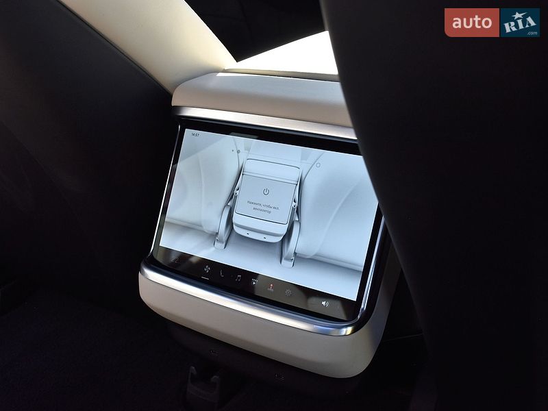 Ліфтбек Tesla Model S 2023 в Дрогобичі