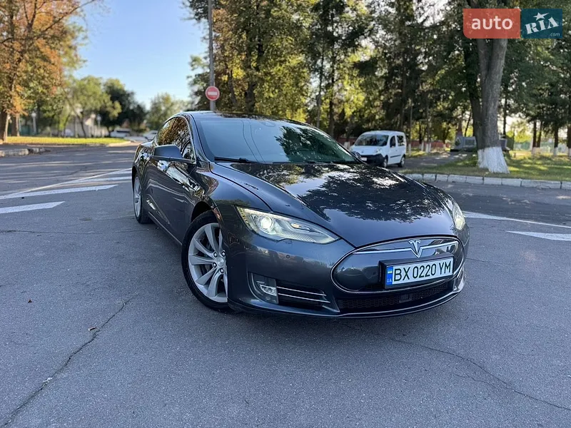 Tesla Model S 2015