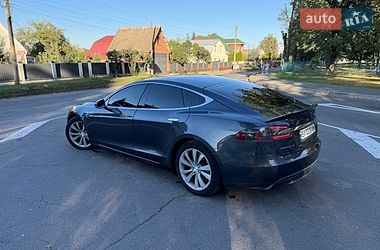 Лифтбек Tesla Model S 2015 в Виннице