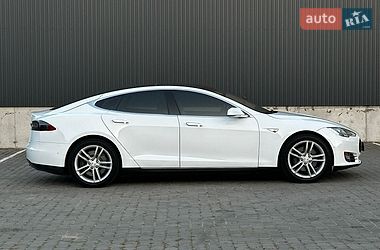 Лифтбек Tesla Model S 2015 в Тернополе