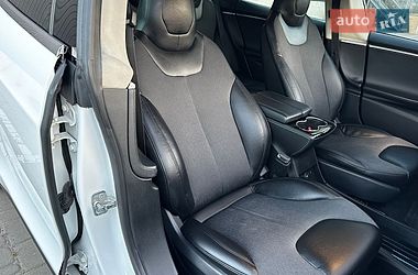 Лифтбек Tesla Model S 2015 в Тернополе