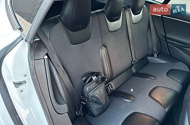 Лифтбек Tesla Model S 2015 в Тернополе