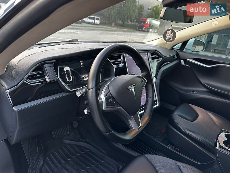 Лифтбек Tesla Model S 2015 в Тернополе