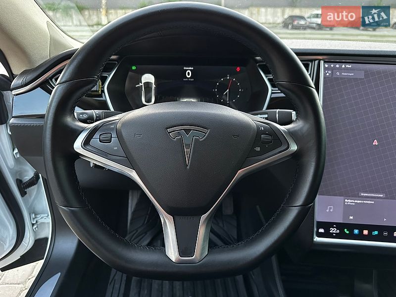 Лифтбек Tesla Model S 2015 в Тернополе