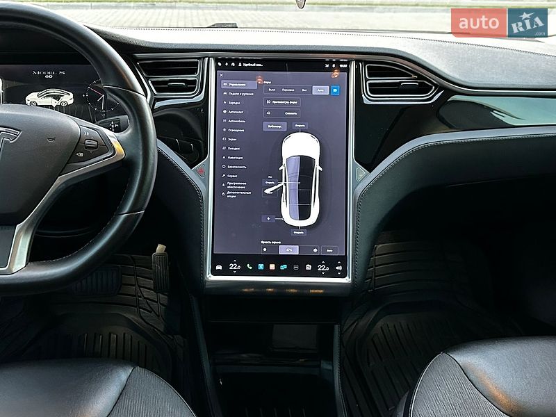 Лифтбек Tesla Model S 2015 в Тернополе