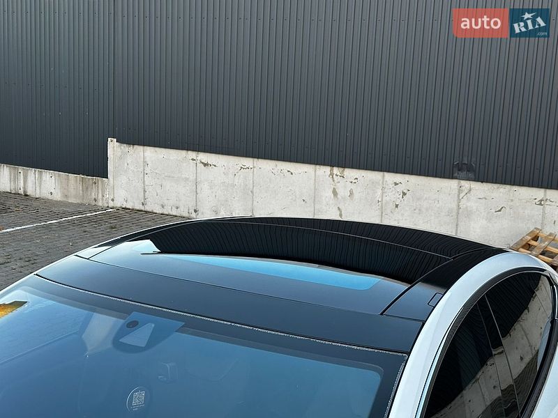 Лифтбек Tesla Model S 2015 в Тернополе