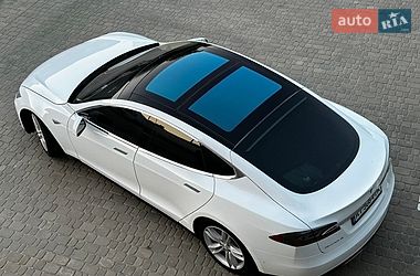 Лифтбек Tesla Model S 2015 в Тернополе