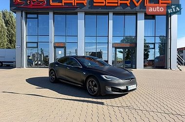 Лифтбек Tesla Model S 2016 в Киеве