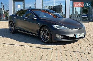 Лифтбек Tesla Model S 2016 в Киеве