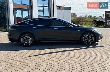 Лифтбек Tesla Model S 2016 в Киеве