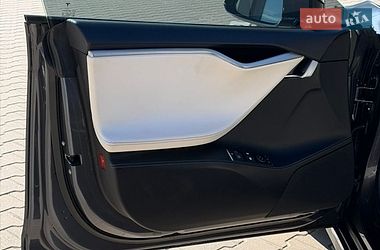 Лифтбек Tesla Model S 2016 в Киеве