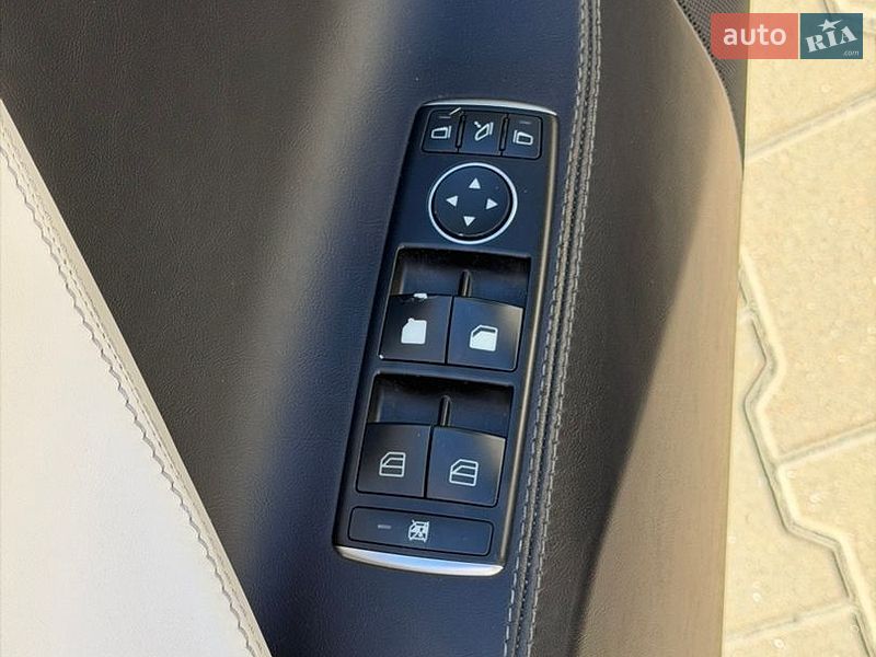 Лифтбек Tesla Model S 2016 в Киеве